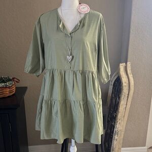 NWT Umgee Green Tiered Dress SZ MD pit2pit 20” length 33”